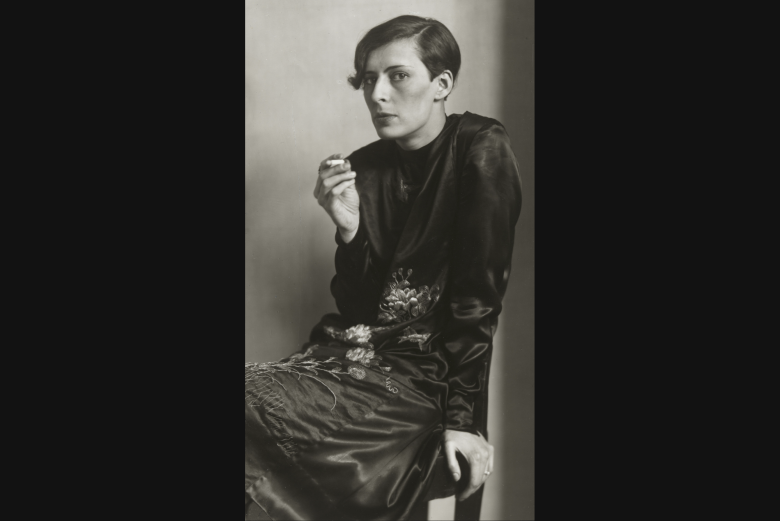 Август Зандер. Сильвия фон Харден (Secretary at West German Radio in Cologne, 1931)