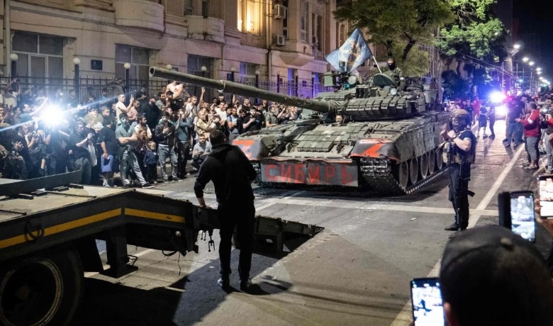 Танк на улицах Ростова-на-Дону