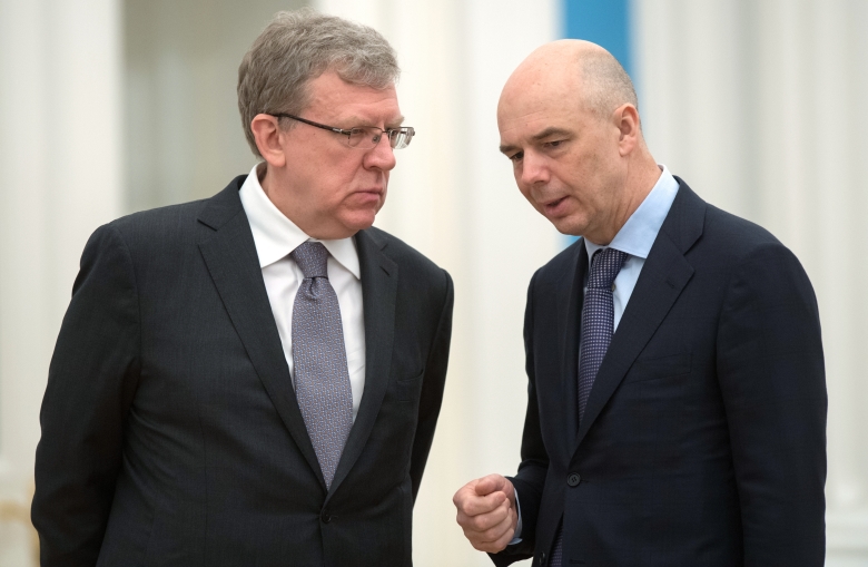 Заместитель председателя Экономического совета при президенте РФ Алексей Кудрин и министр финансов РФ Антон Силуанов. Фото: Сергей Гунеев / РИА Новости