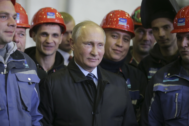 Рабочая поездка Владимира Путина в Астрахань.