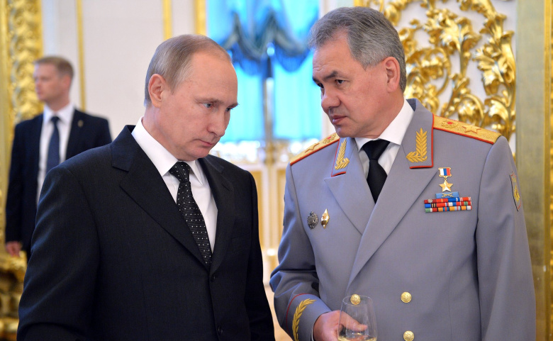 Президент РФ Владимир Путин и министр обороны РФ Сергей Шойгу