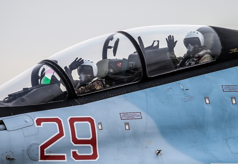Многоцелевой тяжелый истребитель поколения 4+ Су-30 на авиабазе Хмеймим.