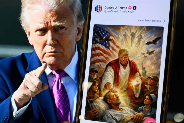 Дональд Трамп и сгенерированное искусственным интеллектом изображение, которое он разместил в своем блоге на Truth Social.