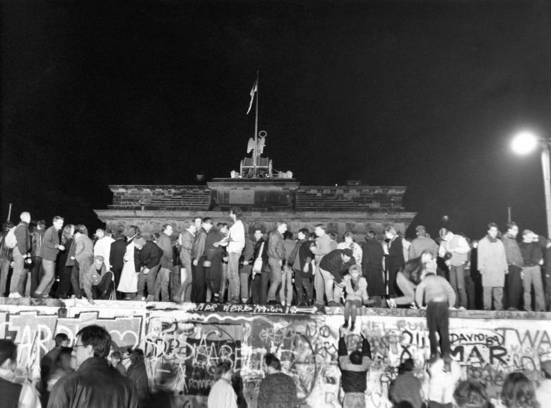 Разрушение Берлинской стены, 1989 год. Фото: Rosseforp / Global Look Press
