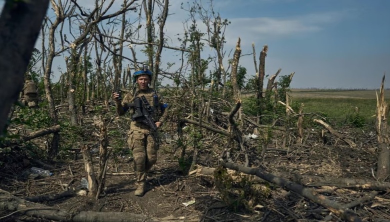 Украинский военный на фронте