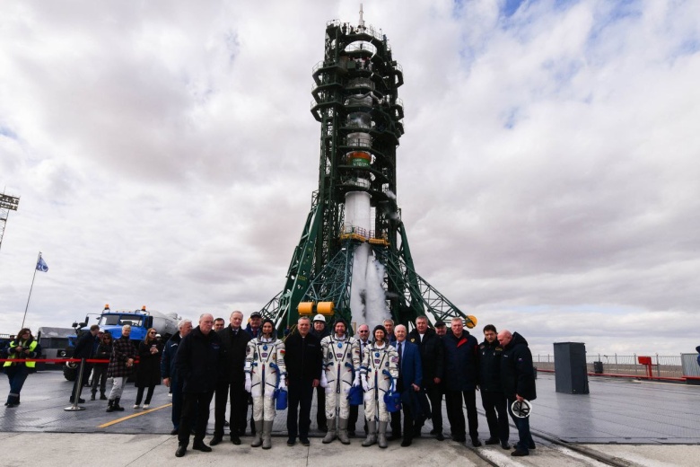 23 марта с Байконура взлетел «Союз МС-25». На борту — россиянин Олег Новицкий, белоруска Марина Василевская и американец Трейси Дайсон