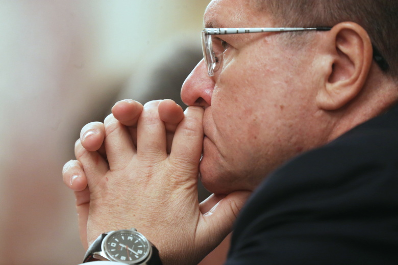 Министр экономического развития РФ Алексей Улюкаев на заседании правительства РФ