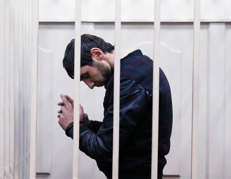 Заур Дадаев, подозреваемый в убийстве политика Б.Немцова в Басманном суде.