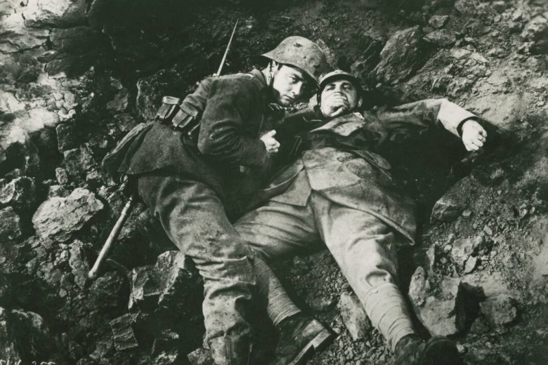 Кадр из фильма Льюиса Майлстоуна «На Западном фронте без перемен» (1930)