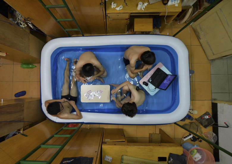 Студенты в общежитии. Китай. Фото: China Daily / Reuters