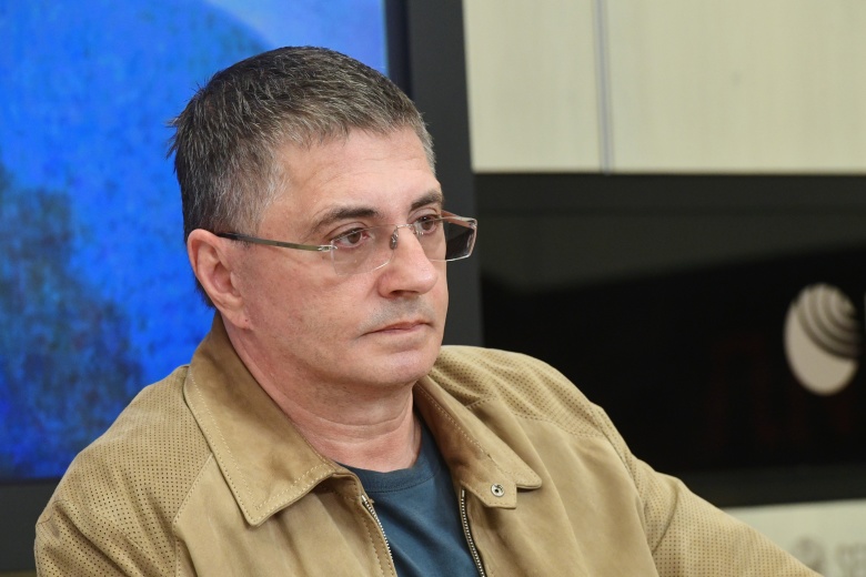 Врач Александр Мясников во время пресс-конференции в пресс-центре МИА «Россия сегодня». Фото: Владимир Трефилов / РИА Новости
