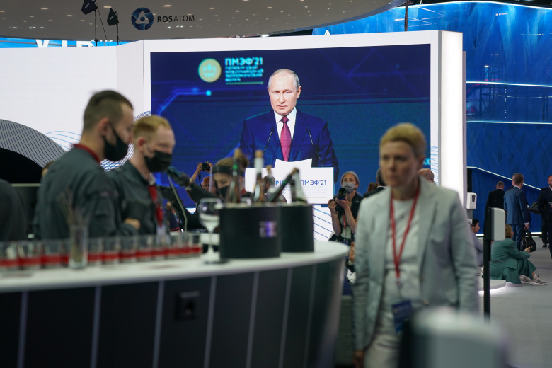 ПМЭФ-2021. Маски обязательны для всех – за некоторыми исключениями