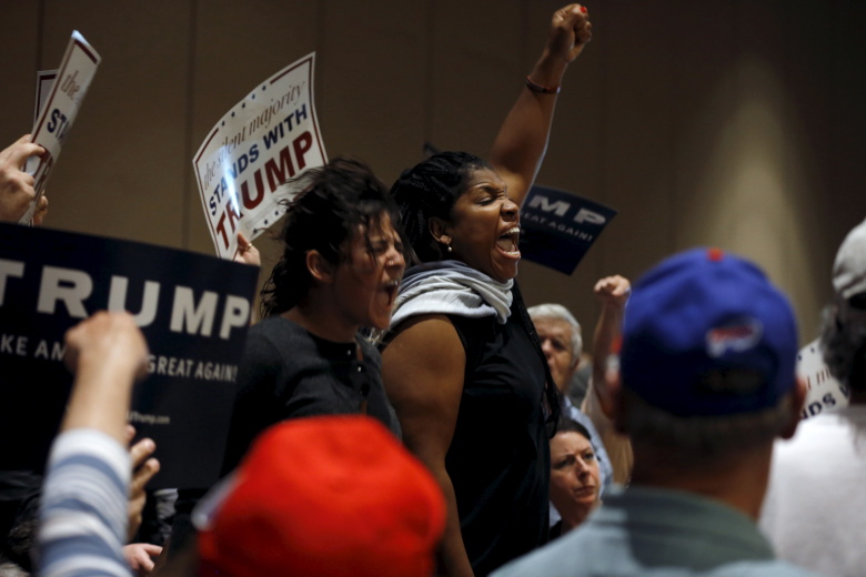 Сторонники Дональда Трампа. Фото: Mike Carlson / Reuters