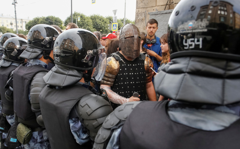 Акция протеста против повышения пенсионного возраста, 9 сентября 2018 года, Санкт-Петербург. Фото: Антон Ваганов / Reuters