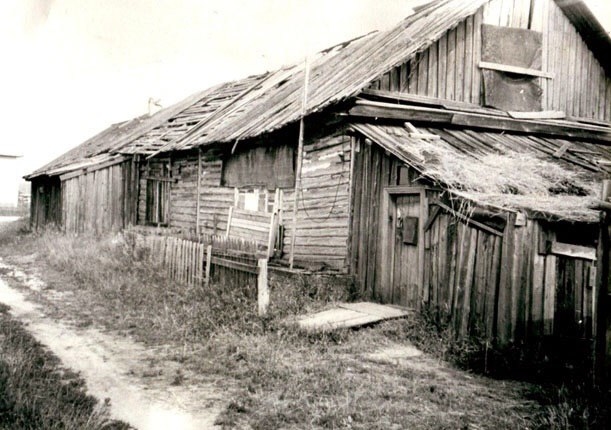 Бараки для заключенных Локчимлага, 1989 г.