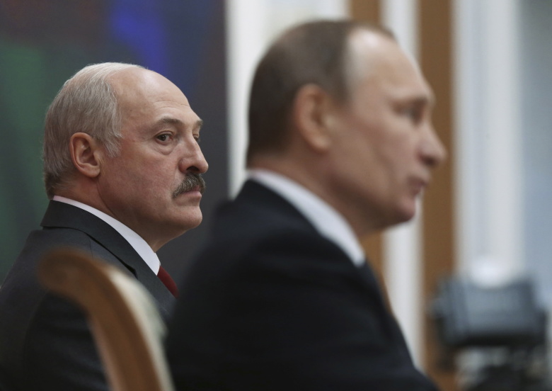 Александр Лукашенко и Владимир Путин. Фото: Ekaterina Shtukina / Sputnik / Reuters