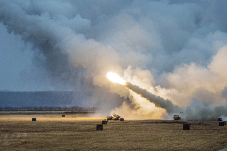 Залп установки HIMARS