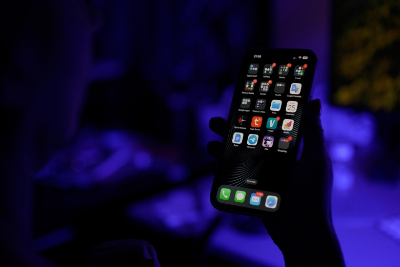 Iphone в руке