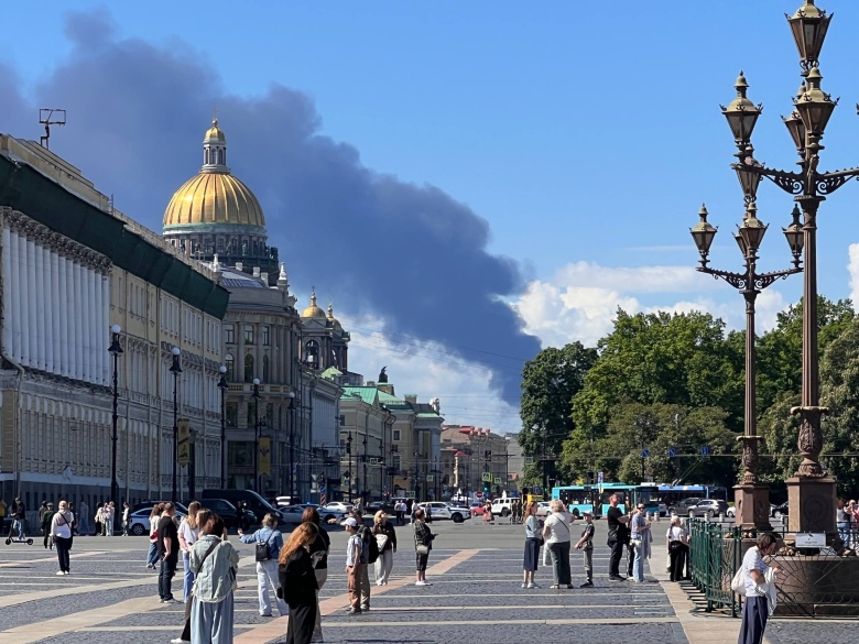 Дым над Петербургом от атаки украинских БПЛА в день открытия ПМЭФ 3 июня 2026 года