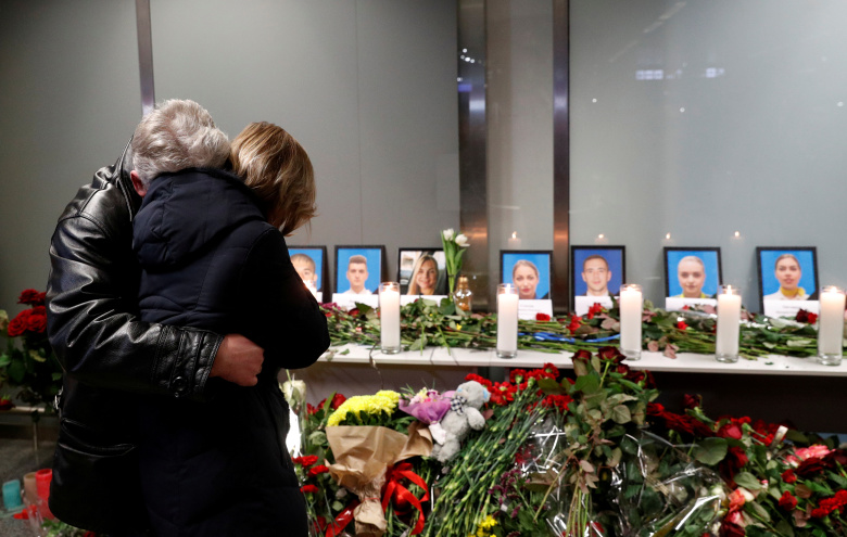 Траур по погибшим во время крушения Boeing 737 в Иране. Фото: Valentyn Ogirenko / Reuters