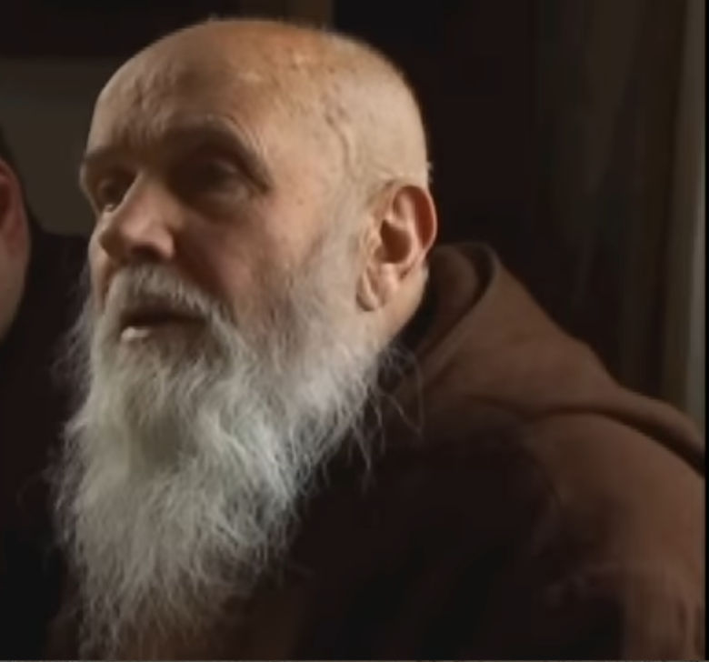 Отец Станисловас Добровольскис в 2001 году