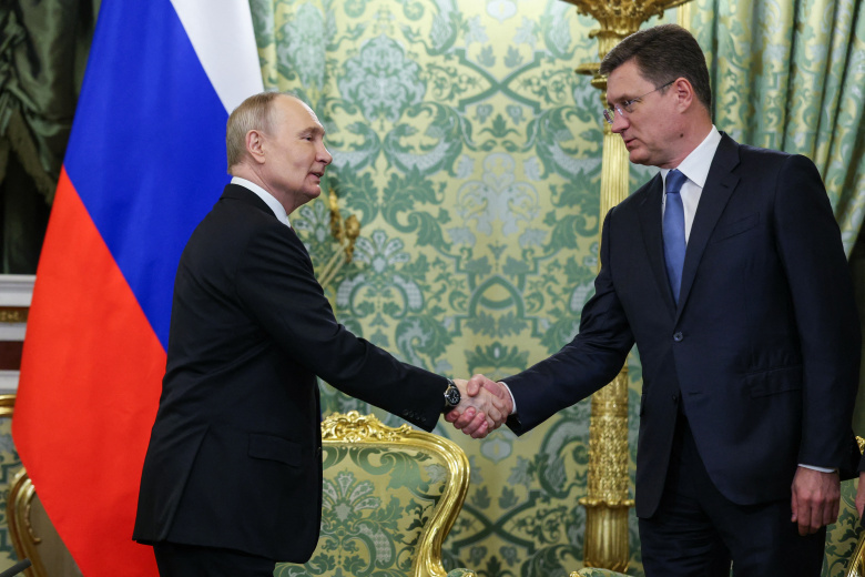 Владимир Путин и вице-премьер Александр Новак