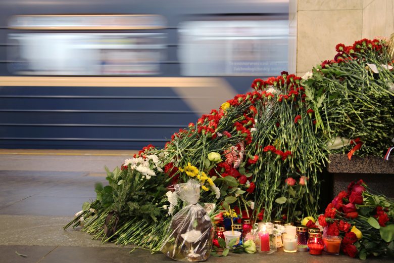Акция памяти по жертвам теракта в метро Санкт-Петербурга на станции "Технологический институт". Фото: Павел Каравашкин / ТАСС