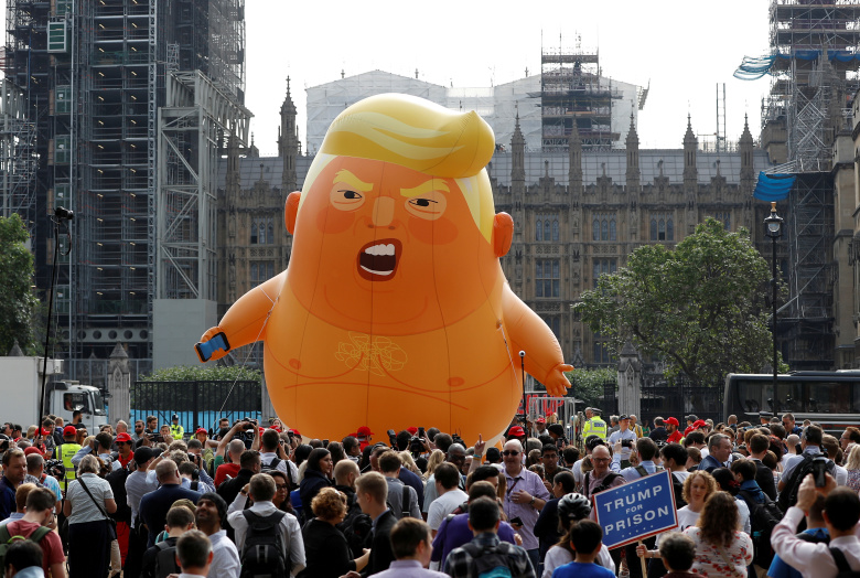 Демонстрация в Лондоне. Фото: Peter Nicholls / Reuters