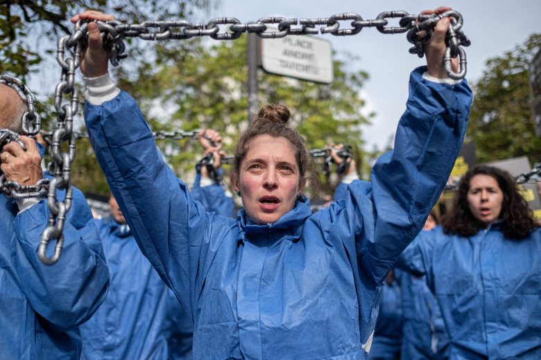 Протест Amnesty International против нарушений прав человека в СУАР. 7 октября 2021 года, Париж. Фото: Olivier Donnars / Keystone Press Agency / Global Look Press