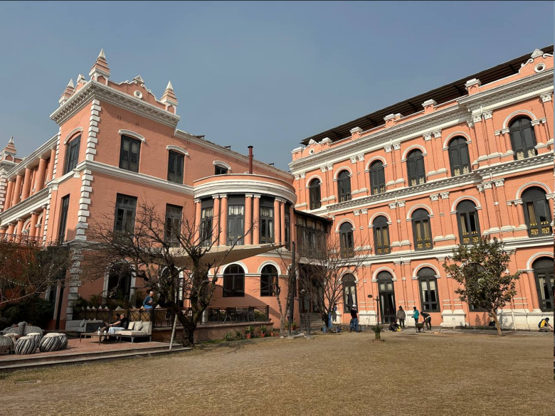Yak & Yeti Hotel, самый шикарный отель в Катманду, открытый Борисом Лисаневичем в 1977 году