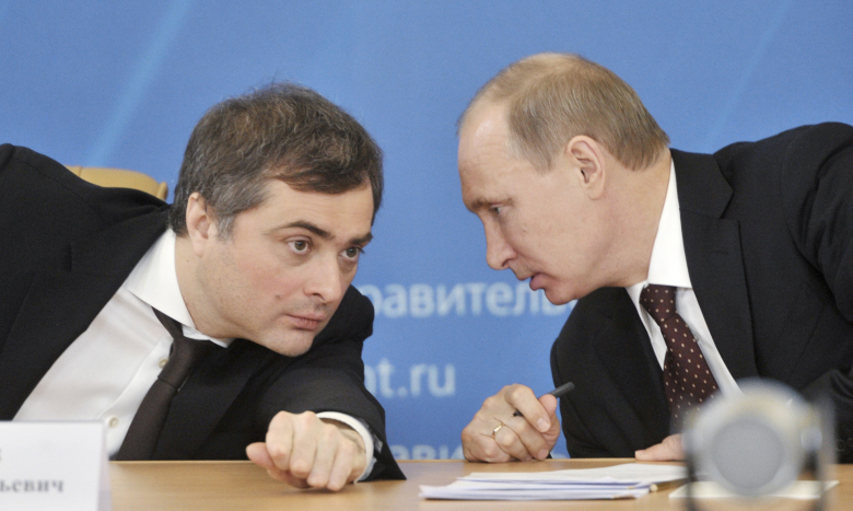 Помощник президента Владислав Сурков настаивает на изучении «путинизма» как хорошо работающего метода властвования. Фото: RIA Novosti / Reuters