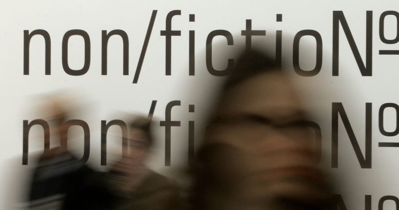 Посетители на открытии ярмарки интеллектуальной литературы non/fiction. Фото: Алексей Куденко / РИА Новости