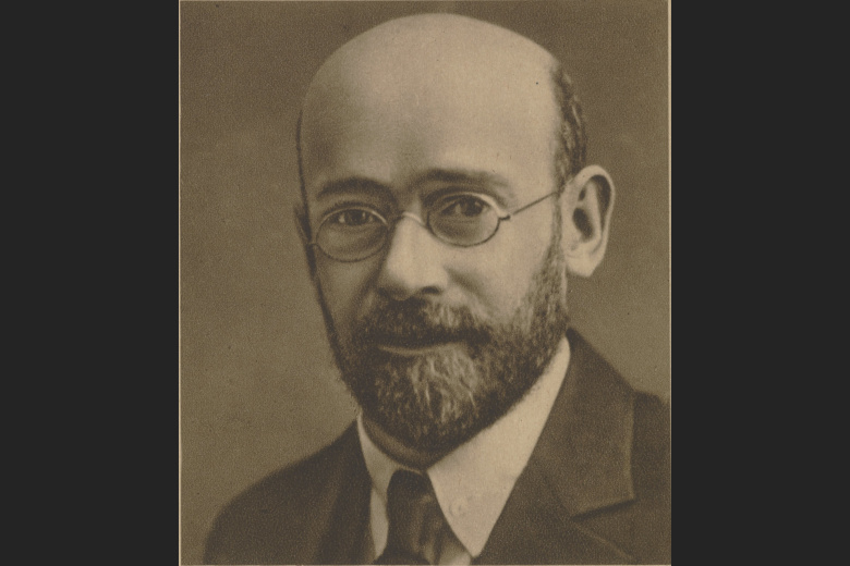 Януш Корчак на открытке, выпущенной в Варшаве в 1933 году