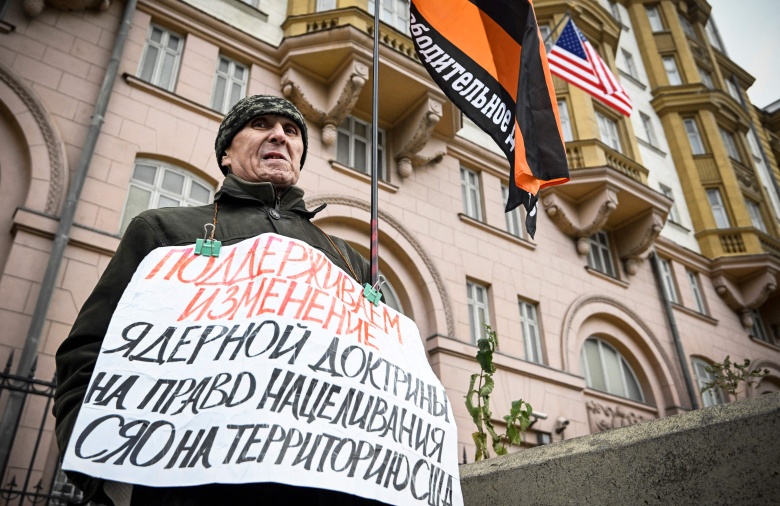 Одиночный пикет представителя НОД перед посольством США, 5 ноября 2024