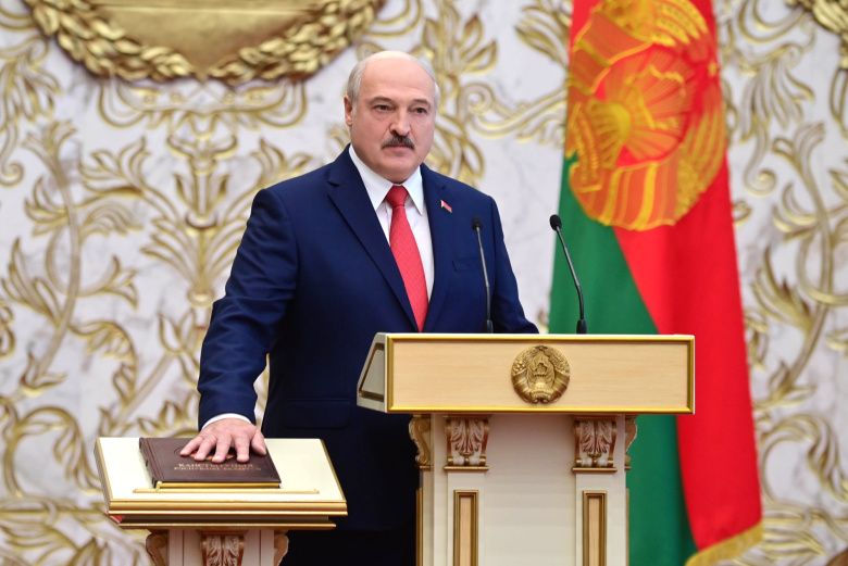 Александр Лукашенко во время вступления в должность президента Белоруссии во Дворце Независимости. Фото: Андрей Стасевич / БелТА / ТАСС