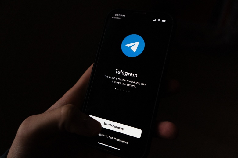 Приложение Telegram на смартфоне.