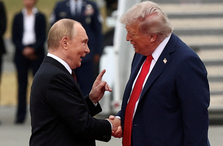 Президент России Владимир Путин и президент США в Анкоридже, 15 августа 2025 года
