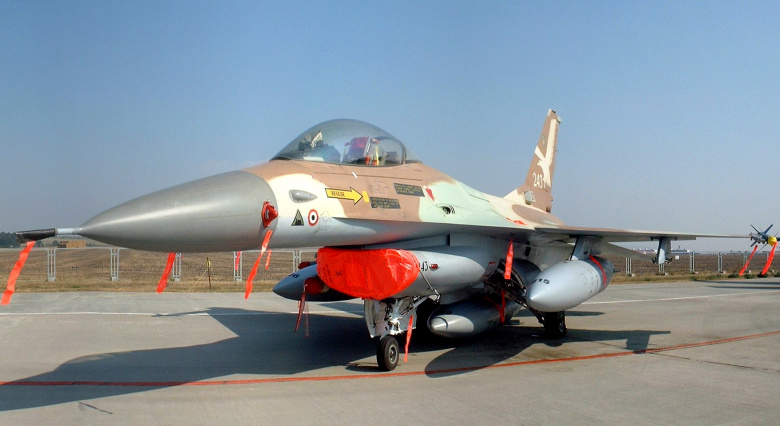 F-16A лётчика Илана Рамона, участвовавшего в налёте на Аль-Тувайту — впоследствии первого израильского космонавта