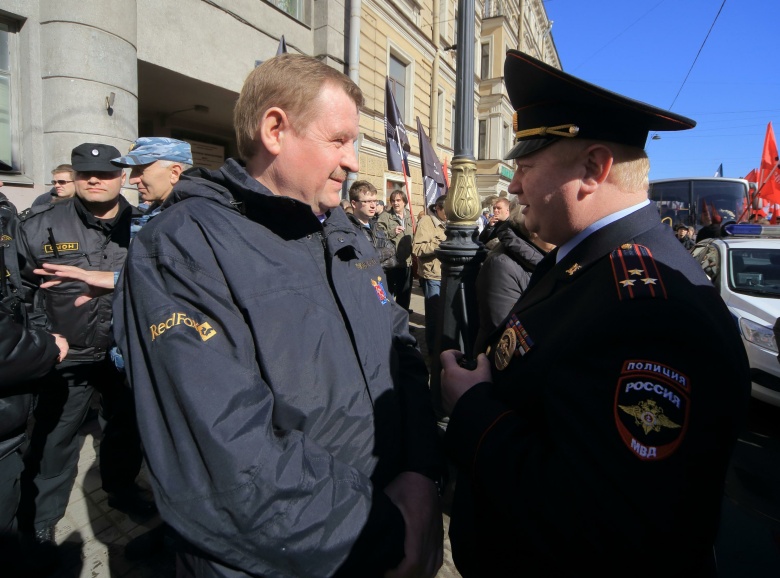 Сергей Умнов (слева) во время работы руководителем ГУ МВД по Санкт-Петербургу и Ленинградской области
