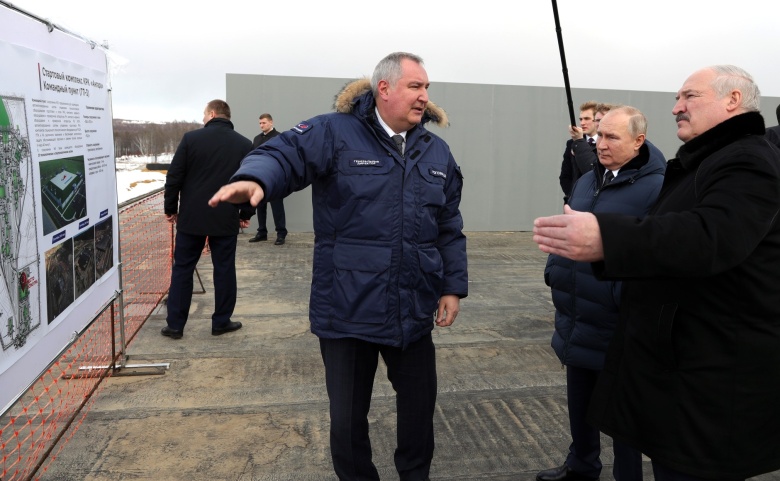 Посещение строительной площадки командного пункта стартового комплекса для ракет-носителей «Ангара», 12 апреля 2022 года. Фото: kremlin.ru