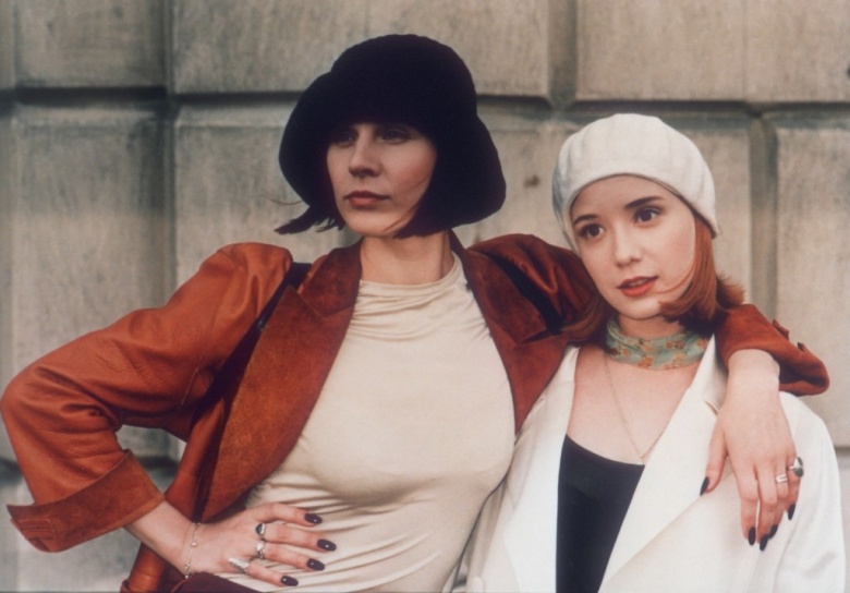 Кадр из фильма "Страна глухих" (Валерий Тодоровский, 1998)