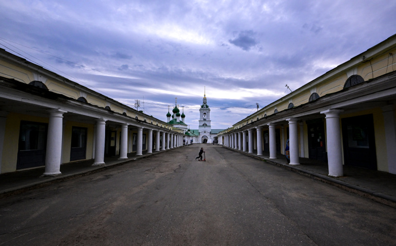 Торговые ряды в центре Костромы