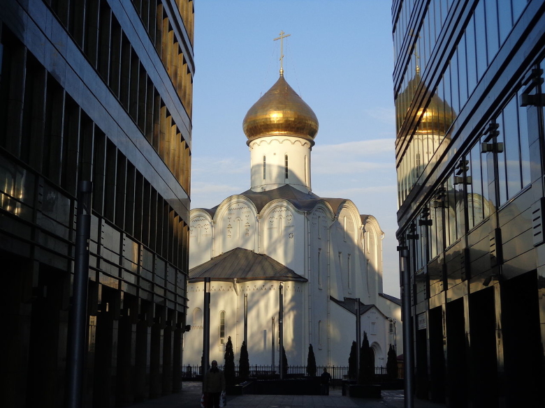 Офисный центр «Белая площадь» вид на Храм Николы Чудотворца. Фото: wikimedia.org
