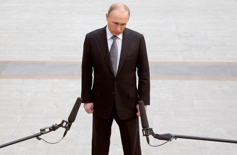 Владимир Путин отвечает на вопросы журналистов после окончания ежегодной программы «Прямая линия с Владимиром Путиным».