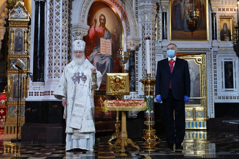 Пасхальная служба в Храме Христа Спасителя. Фото: Сергей Власов / patriarhia.ru