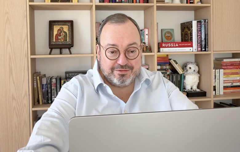 Станислав Белковский