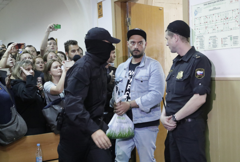 Кирилл Серебренников в суде. Фото: Tatyana Makeyeva / Reuters