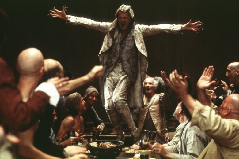 Кадр из фильма "Перо маркиза де Сада" (2000)