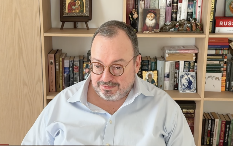 Станислав Белковский