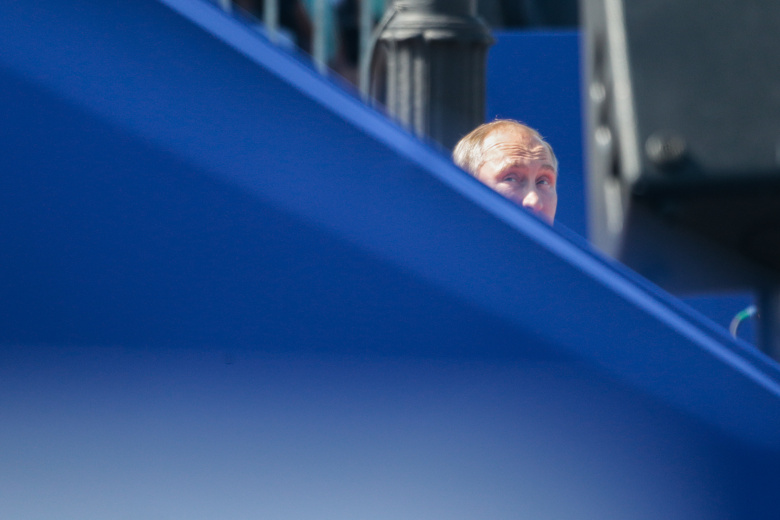 Владимир Путин на параде в День военно-морского флота